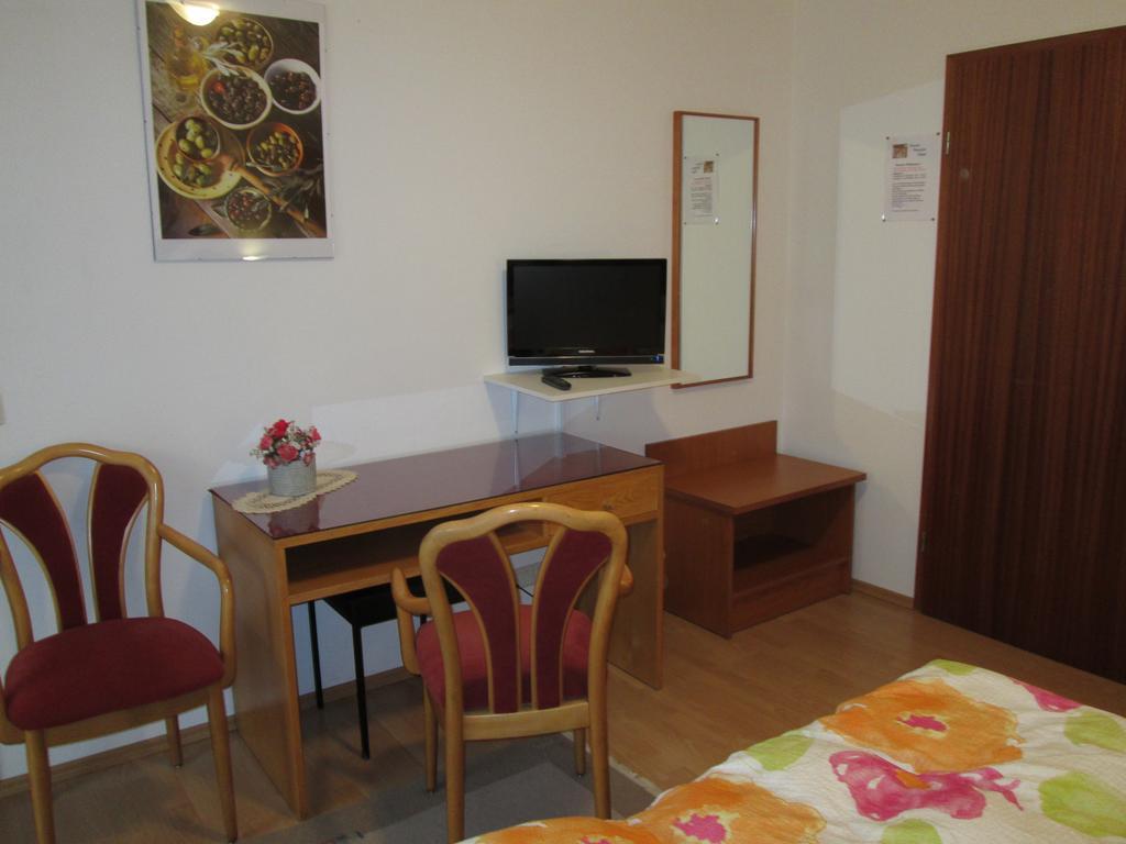 Pension Weinhaus Unger Schwenningen  Экстерьер фото